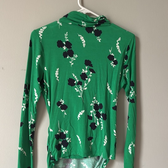 Ann Taylor wrap top with ruching on sides. - Picture 4 of 6